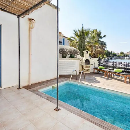 2 Bedroom Cozy In Casa de Férias