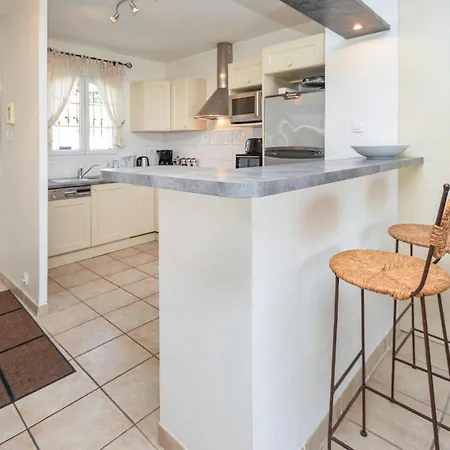 2 Bedroom Cozy In Casa de Férias