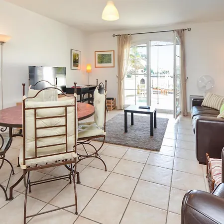 Casa de Férias 2 Bedroom Cozy In Aigues-Mortes
