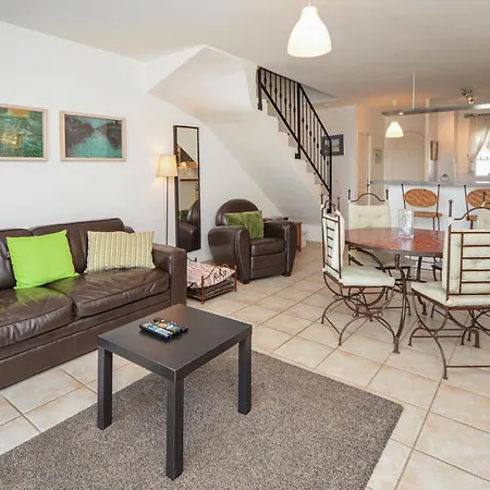 2 Bedroom Cozy In Aigues-Mortes