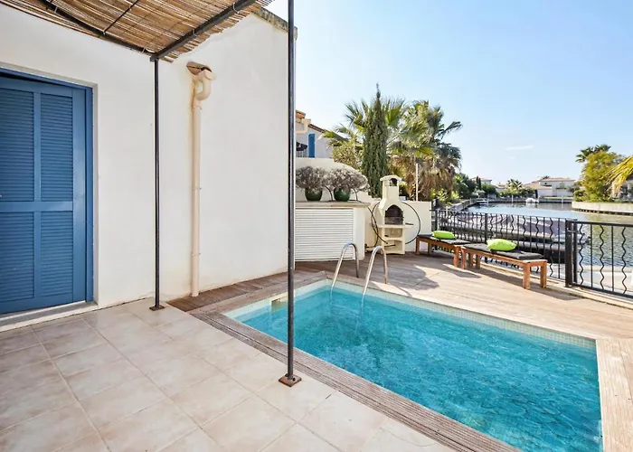 2 Bedroom Cozy In Casa de Férias