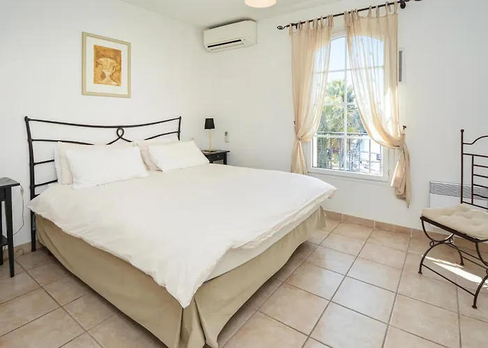 2 Bedroom Cozy In